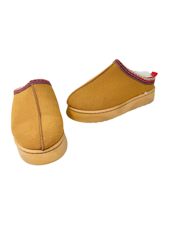 Shoe Size 42 Tan Slippers