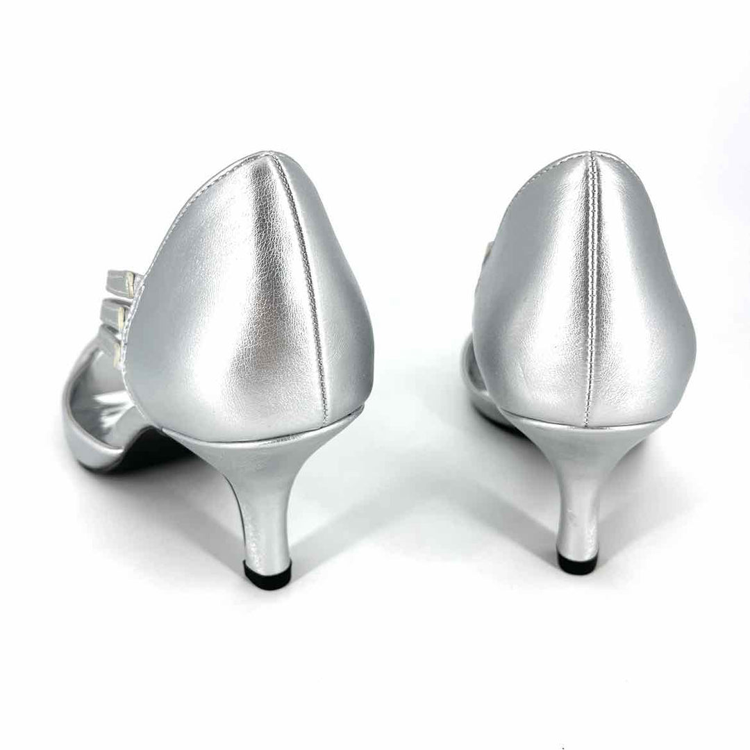 Shoe Size 9 Silver Faux Leather Pumps
