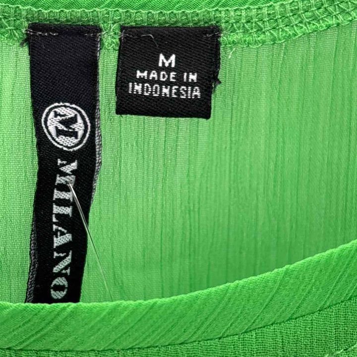 Size M Green Shirt