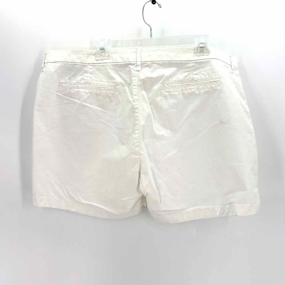 Size 15 Old Navy White Shorts