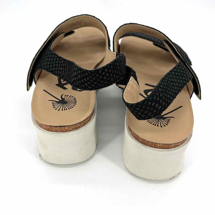 Shoe Size 9.5 OTBT Black Leather Sandals