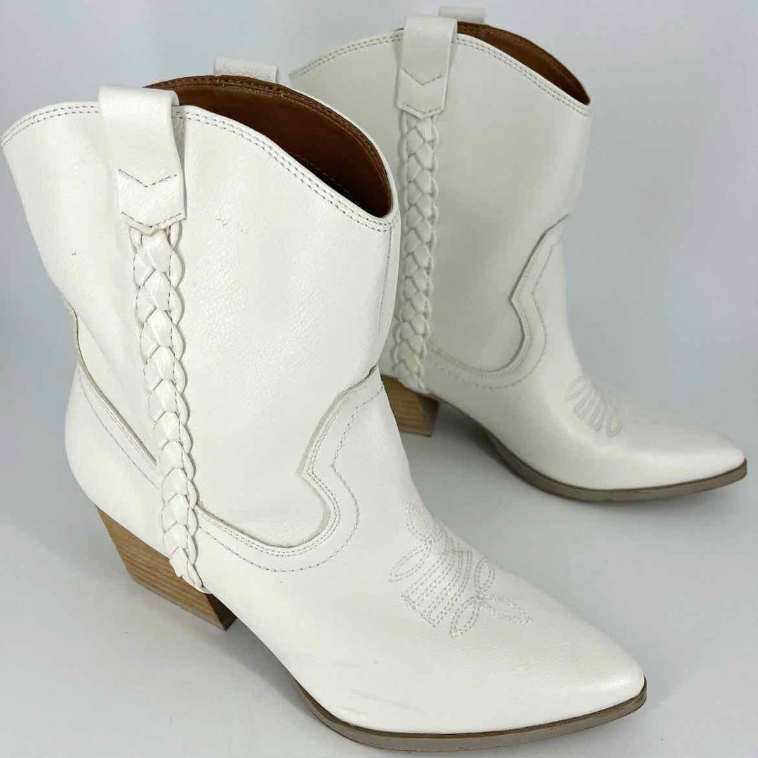Shoe Size 8.5 Dolce Vita Ivory Faux Leather Boots