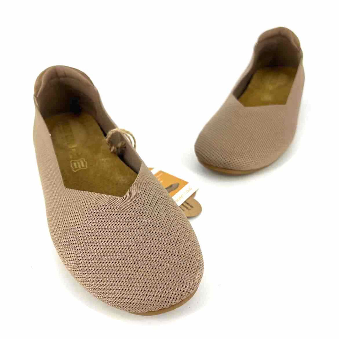 Shoe Size 8 Taupe Knit Flats
