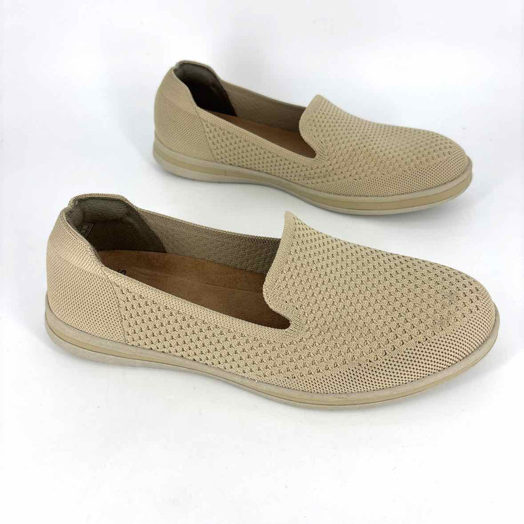 Shoe Size 9 EARTH ORIGINS Tan Flats