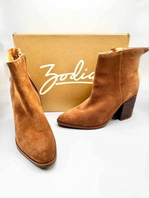 Shoe Size 7 Tan Suede Boots