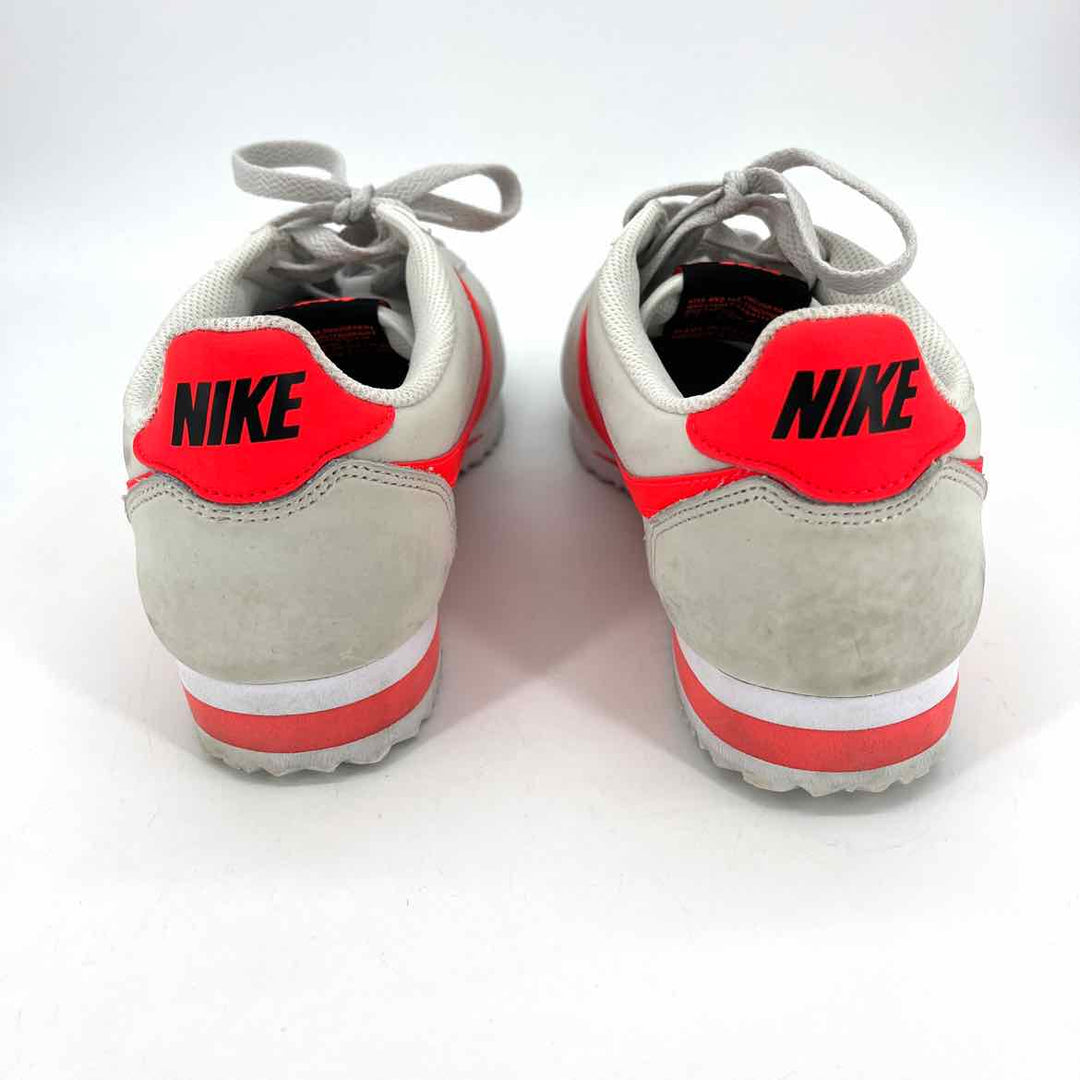 Shoe Size 9 Nike Gray Sneakers