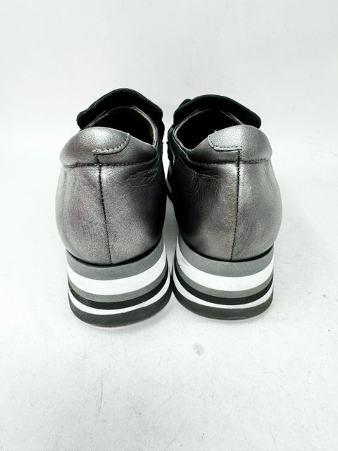 Shoe Size 39 Gray Sneakers