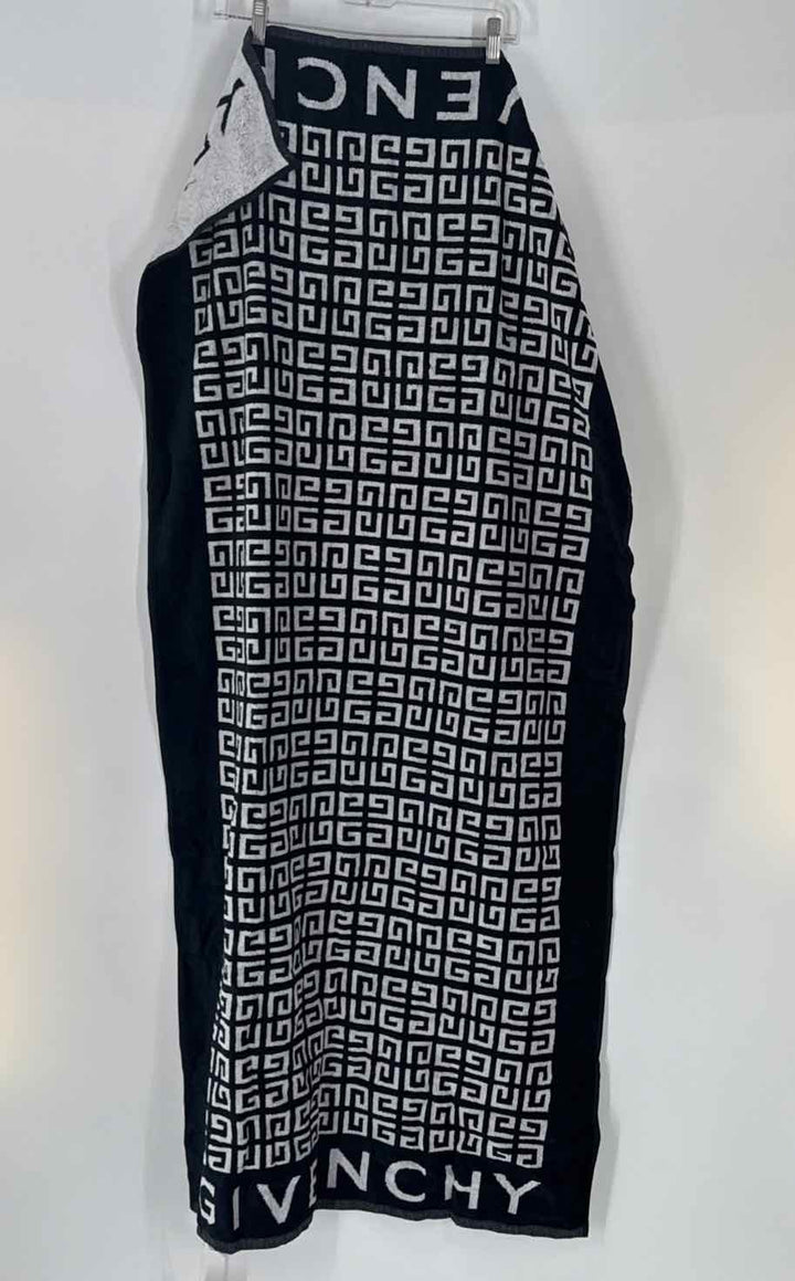 GIVENCHY Towel Set