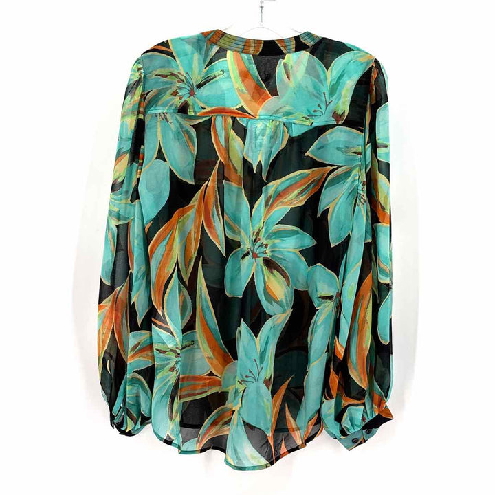 Size M Chico's Multi-Color Shirt