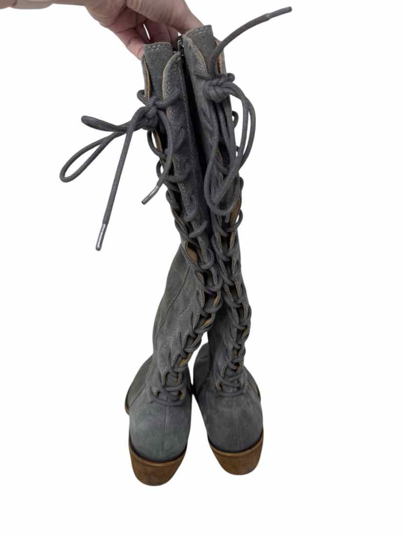 Shoe Size 7 SOFFT Gray Boots