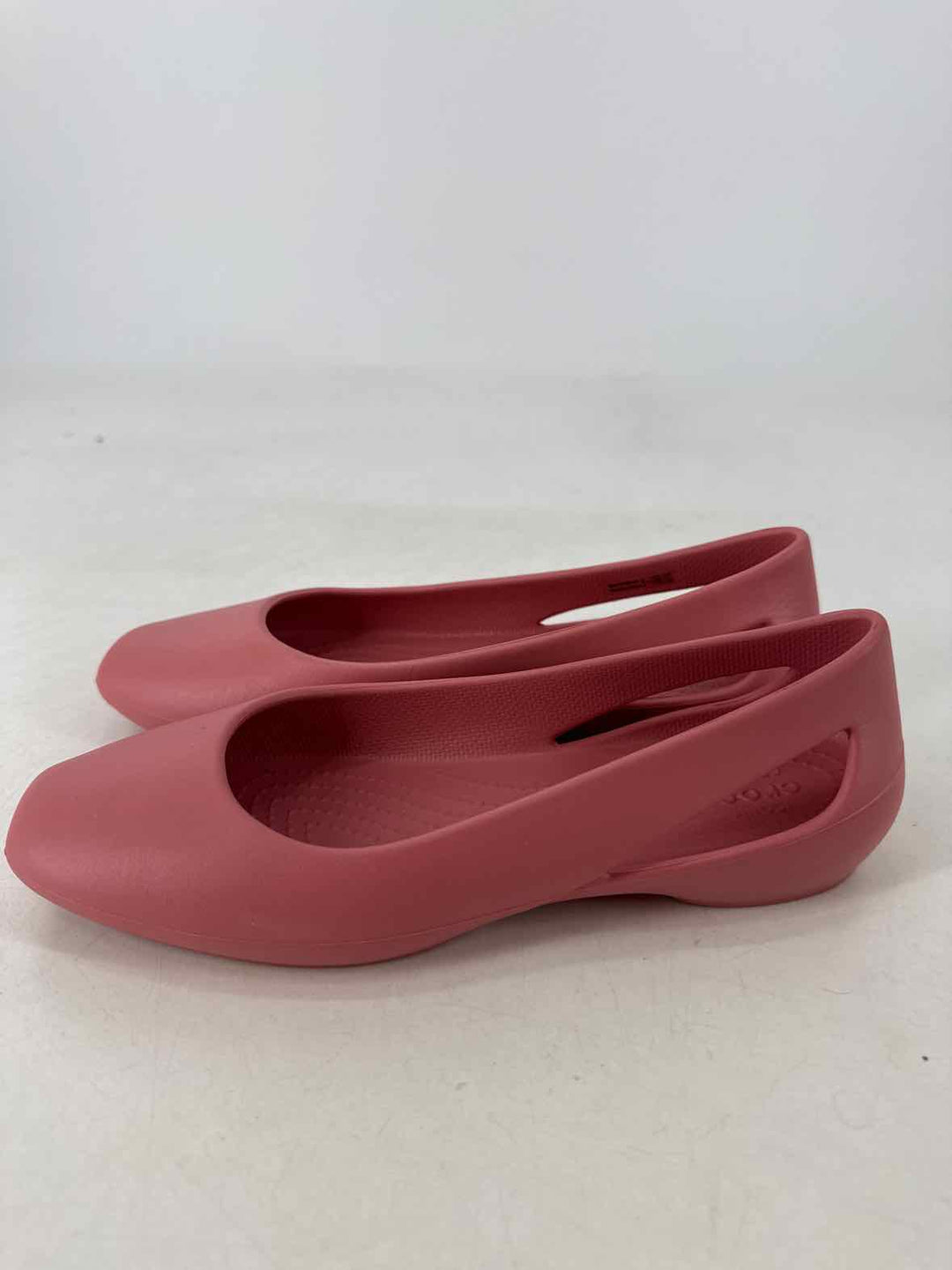 Shoe Size 8 Crocs Pink Flats