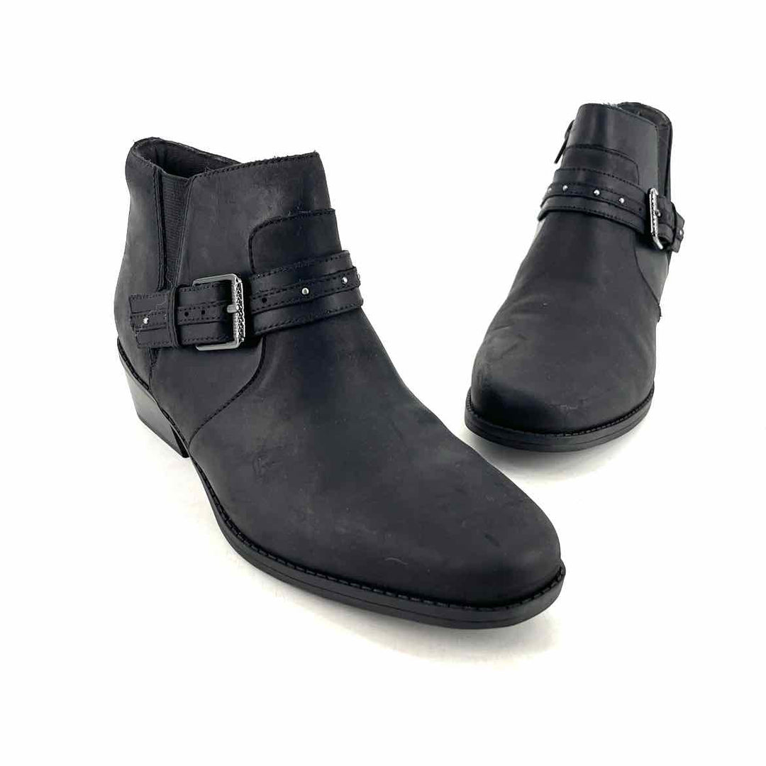 Shoe Size 7.5 CLARKS Black Leather Boots