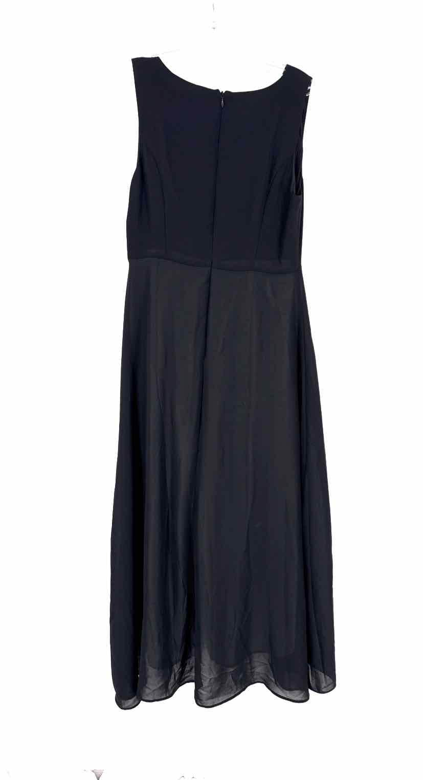 Size 8 White House Black Market Black/White Dress