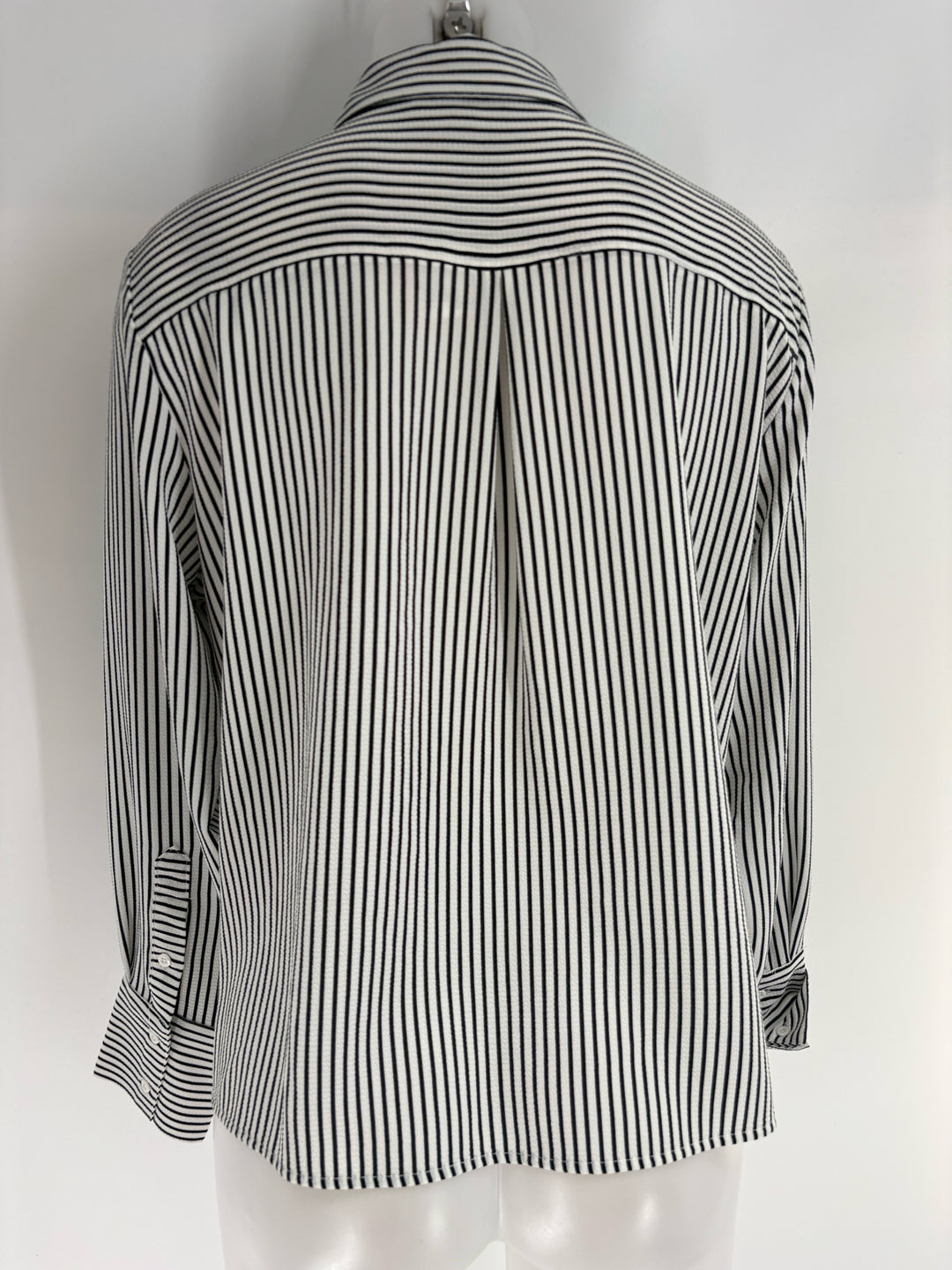 Size M Adrianna Papell White Shirt