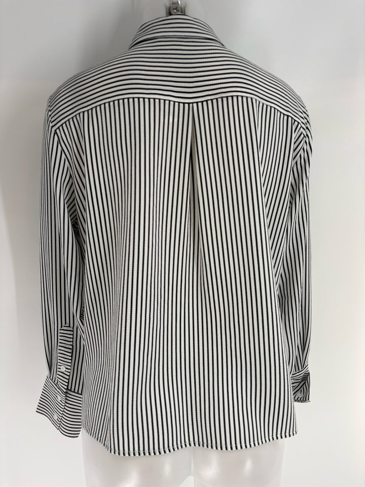 Size M Adrianna Papell White Shirt