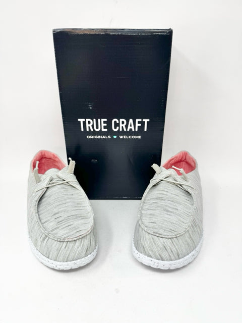 Shoe Size 9.5 TRUE CRAFT Gray Flats