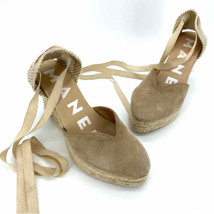 Shoe Size 8 Beige Sandals