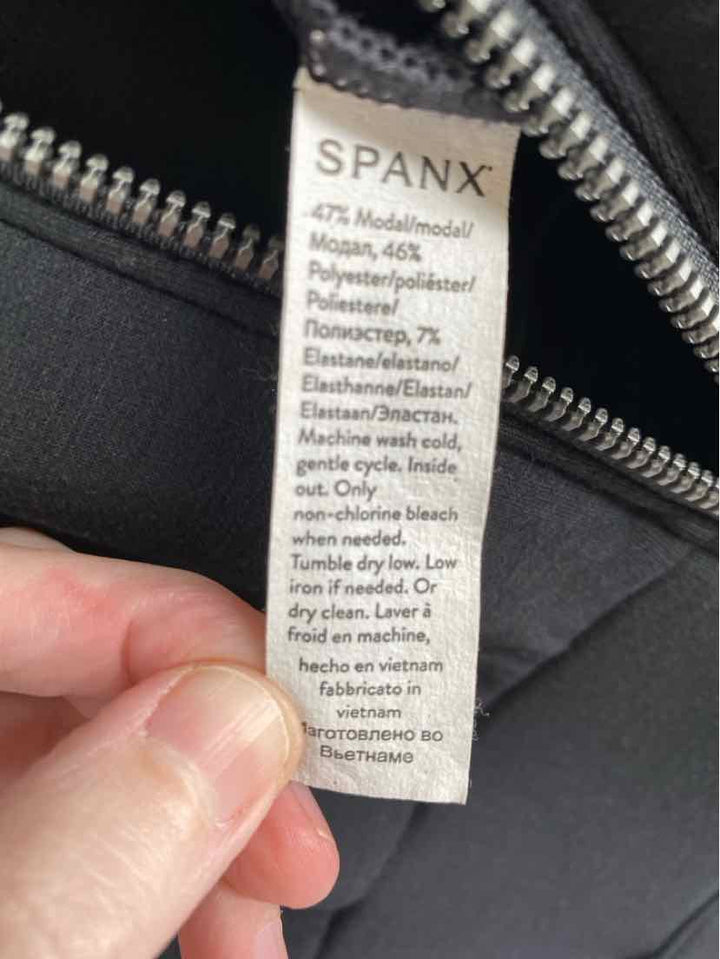 Size 1X SPANX Black Dress