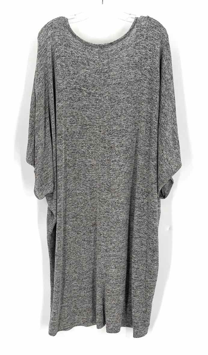 Size 1X HALSTON Gray Knit Dress