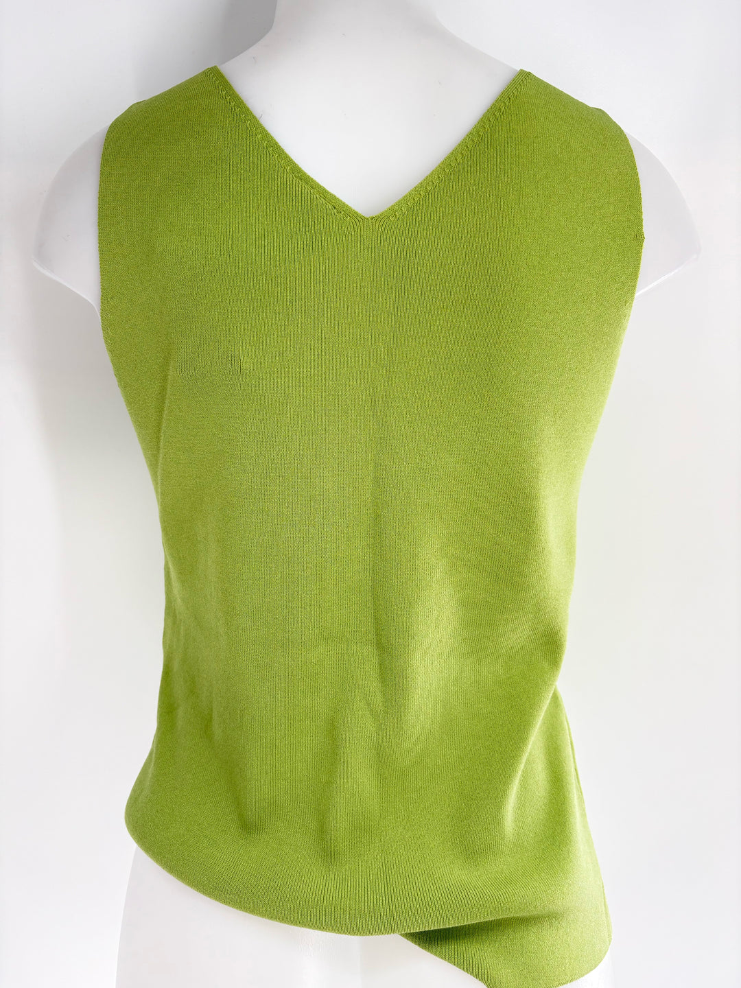 Size M DUE PER DUE Green Shirt