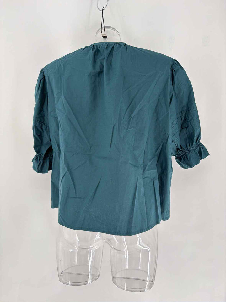 Size M Green Shirt