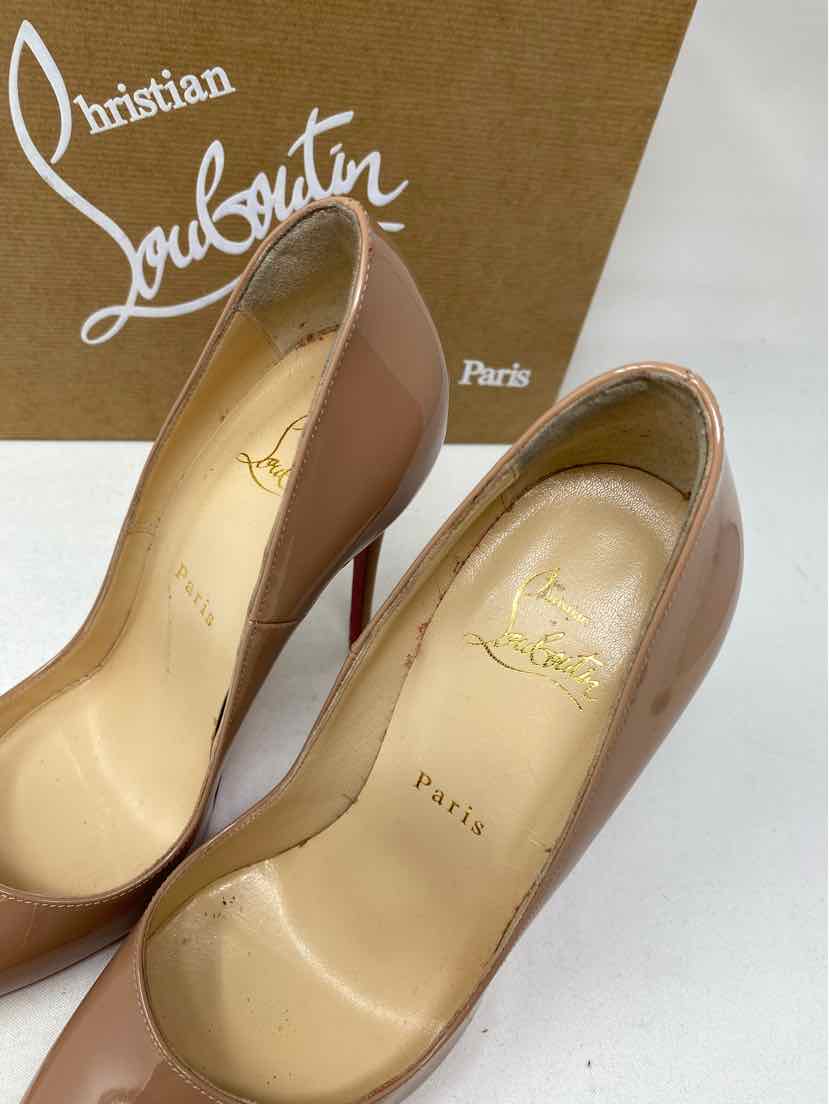 Shoe Size 37 CHRISTIAN LOUBOUTIN Beige PATENT Luxury - Pumps