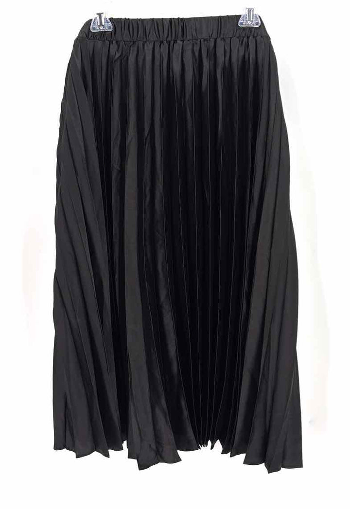 Size 2X AVA & VIV Black Skirt