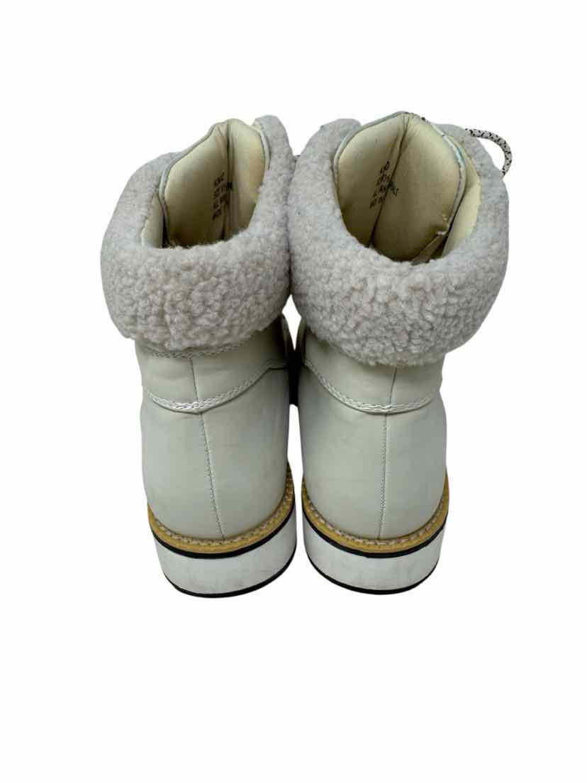 Shoe Size 9.5 Ivory Boots