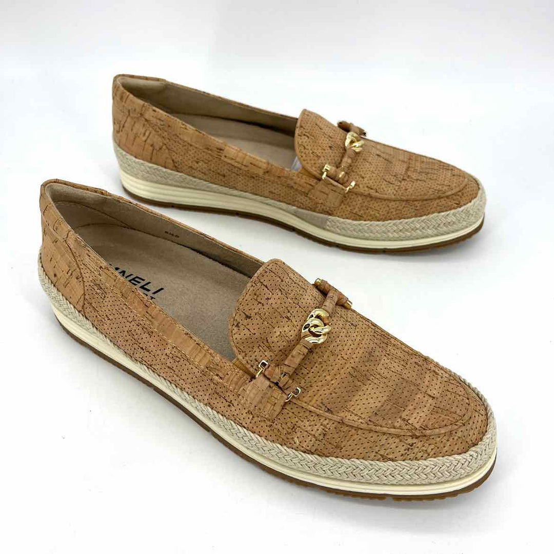 Shoe Size 8.5 VAN ELI Tan Flats