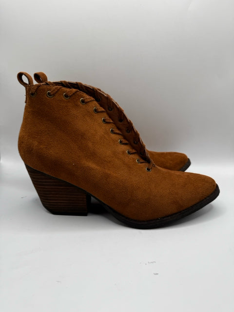 Shoe Size 8.5 Tan Boots