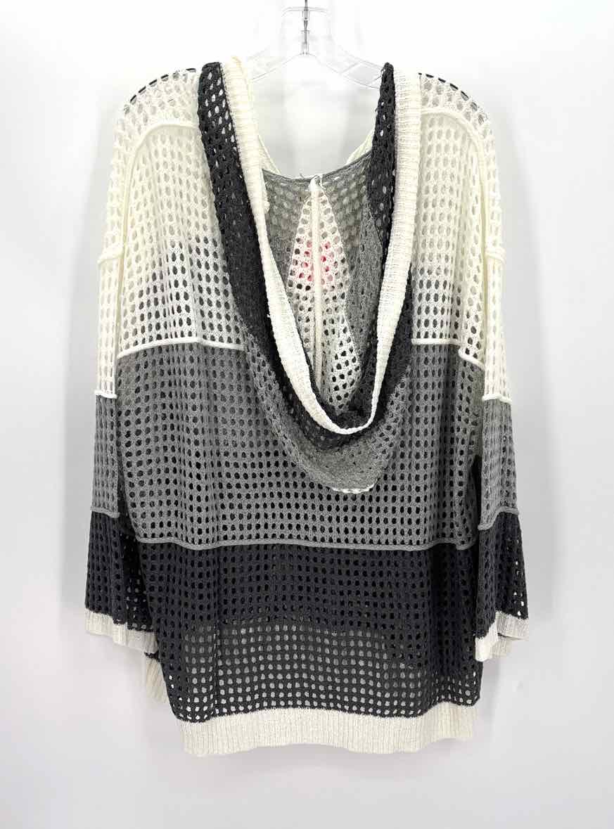 Size M pol Multi-Color Knit Sweater