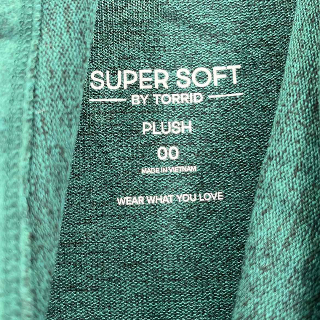 Size 00 Torrid Green Shirt