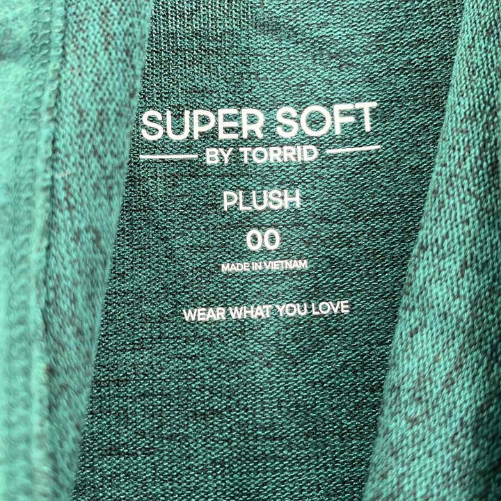 Size 00 Torrid Green Shirt
