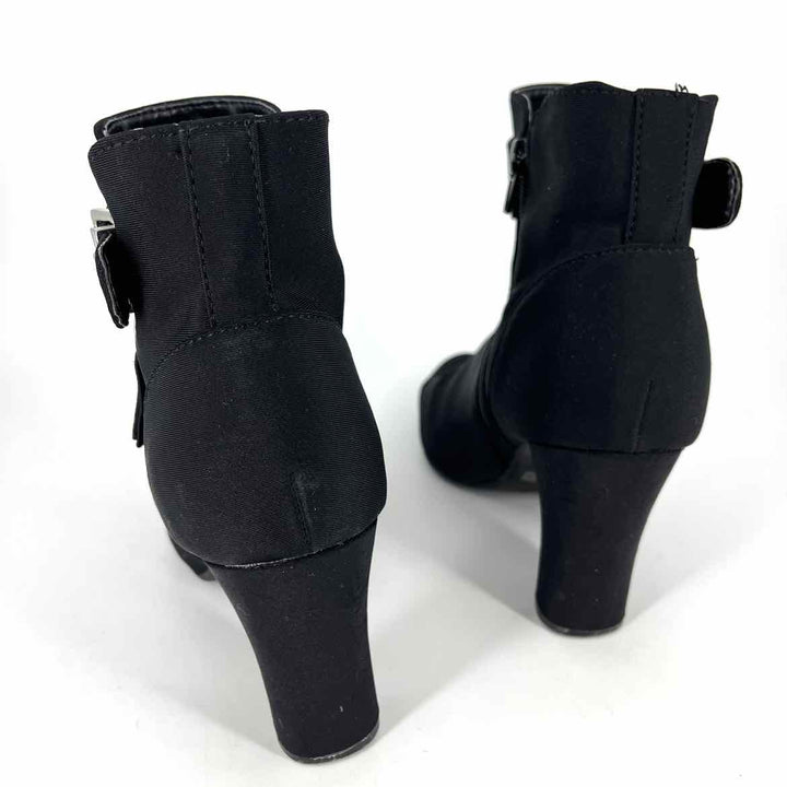 Shoe Size 9.5 UNISA Black Boots