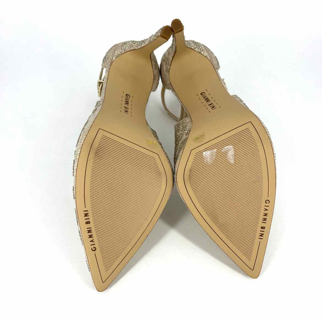 Shoe Size 9.5 Gianni Bini Gold Pumps