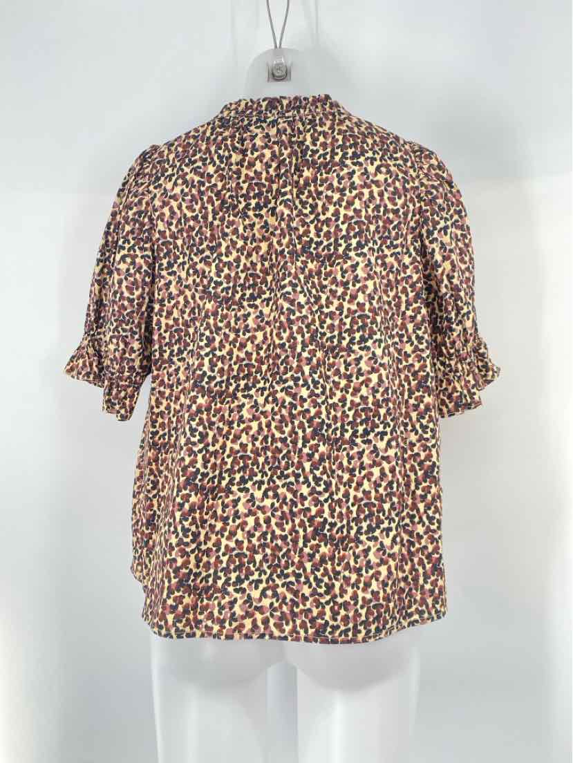 Size M GAP Multi-Color Shirt