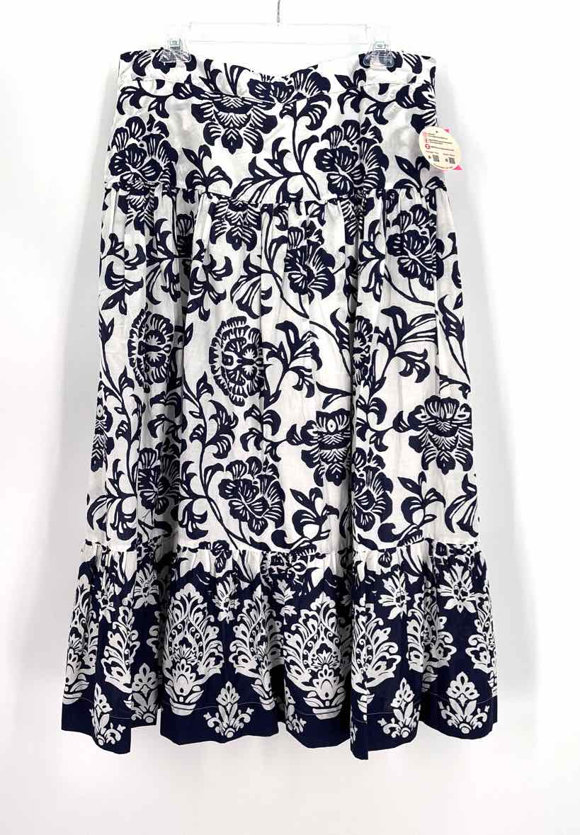 Size L SOFT SURROUNDINGS White Skirt Suit