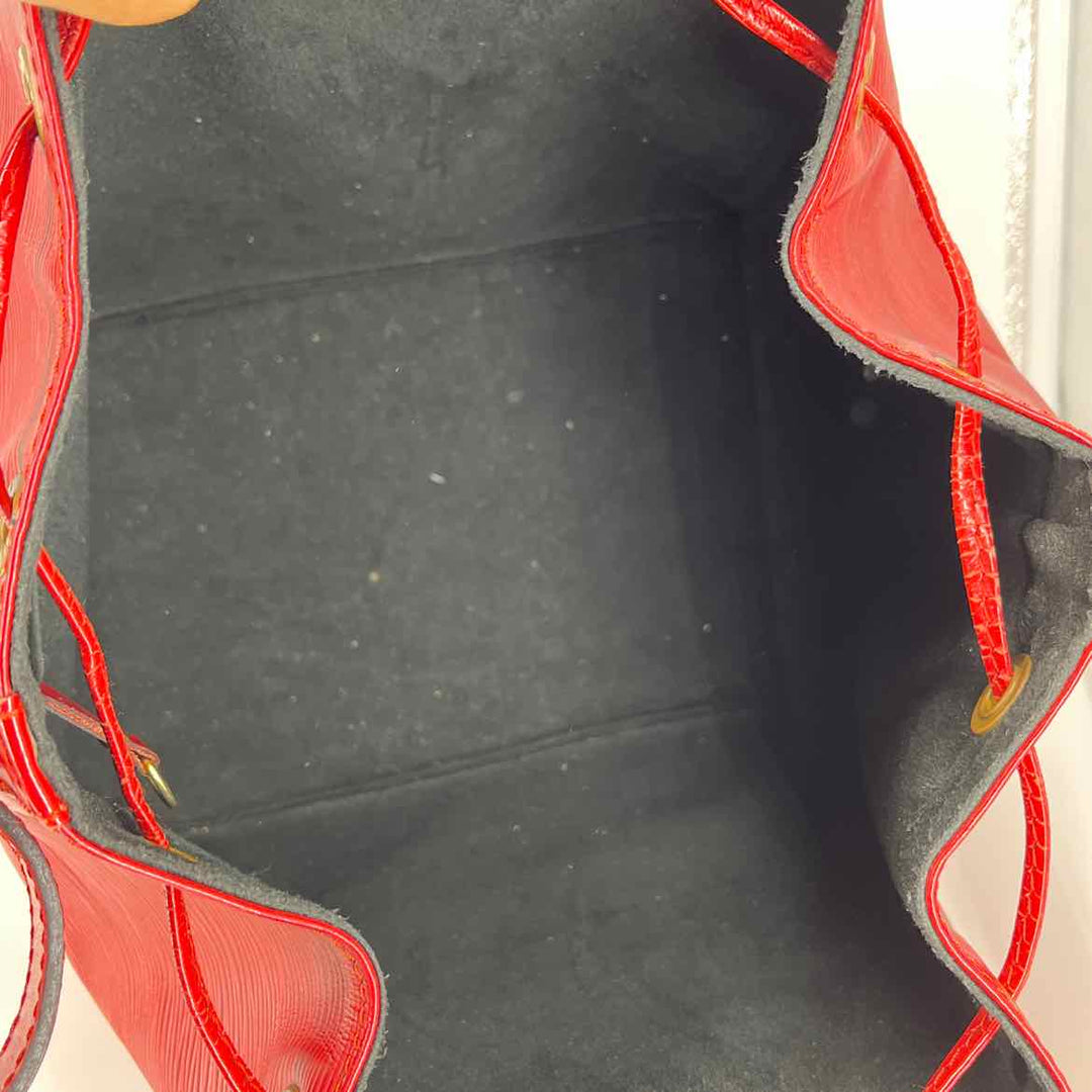 Louis Vuitton Luxury - Purse