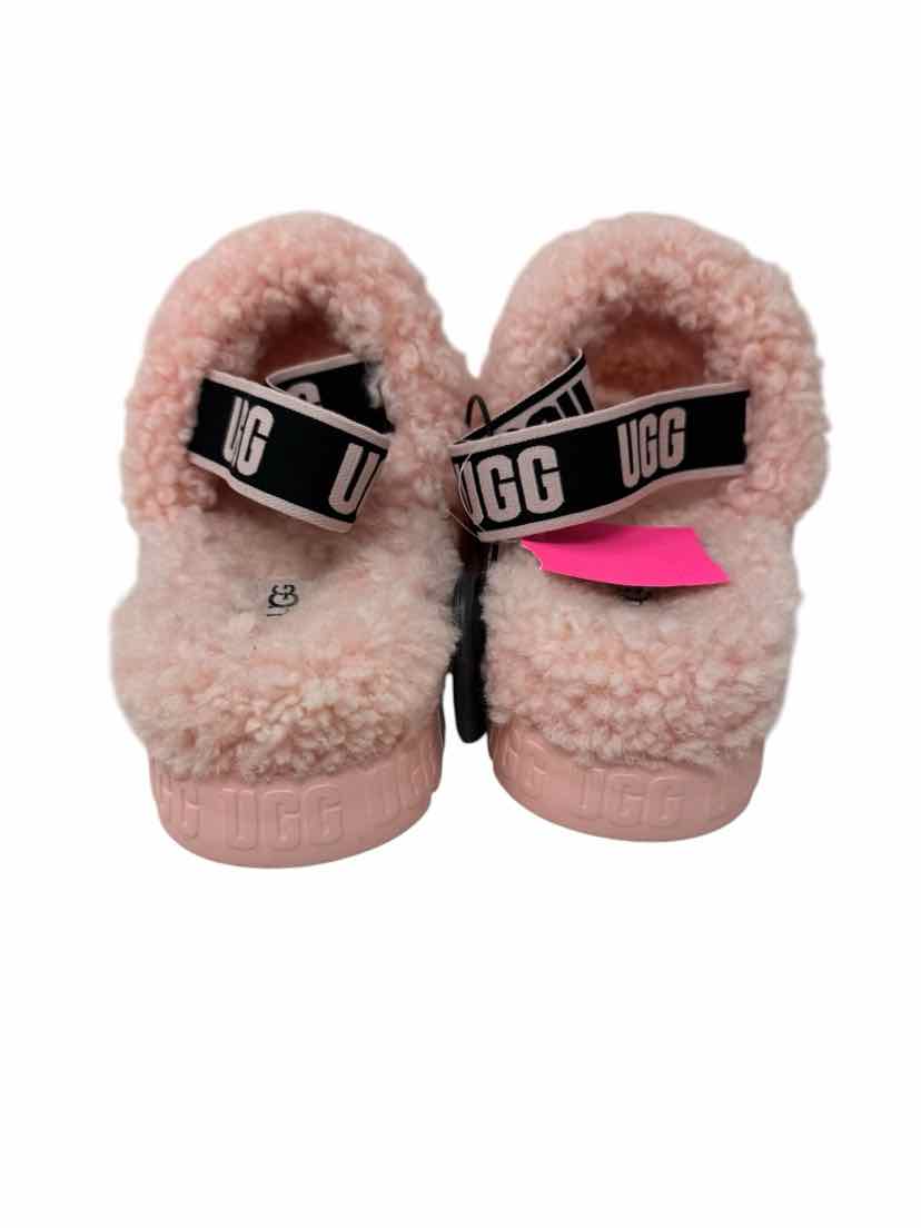 Shoe Size 8 Ugg Pink Flats