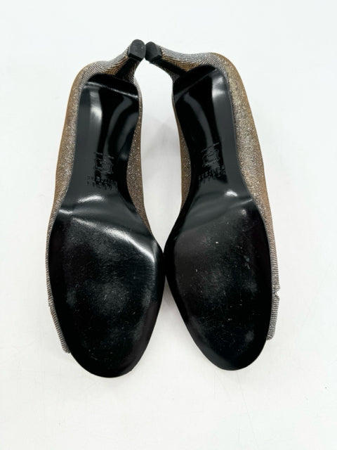 Shoe Size 8.5 Stuart Weitzman Gold Pumps