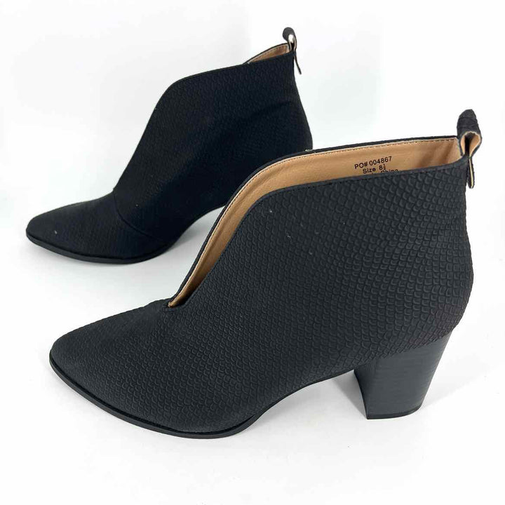 Shoe Size 8 Black Boots
