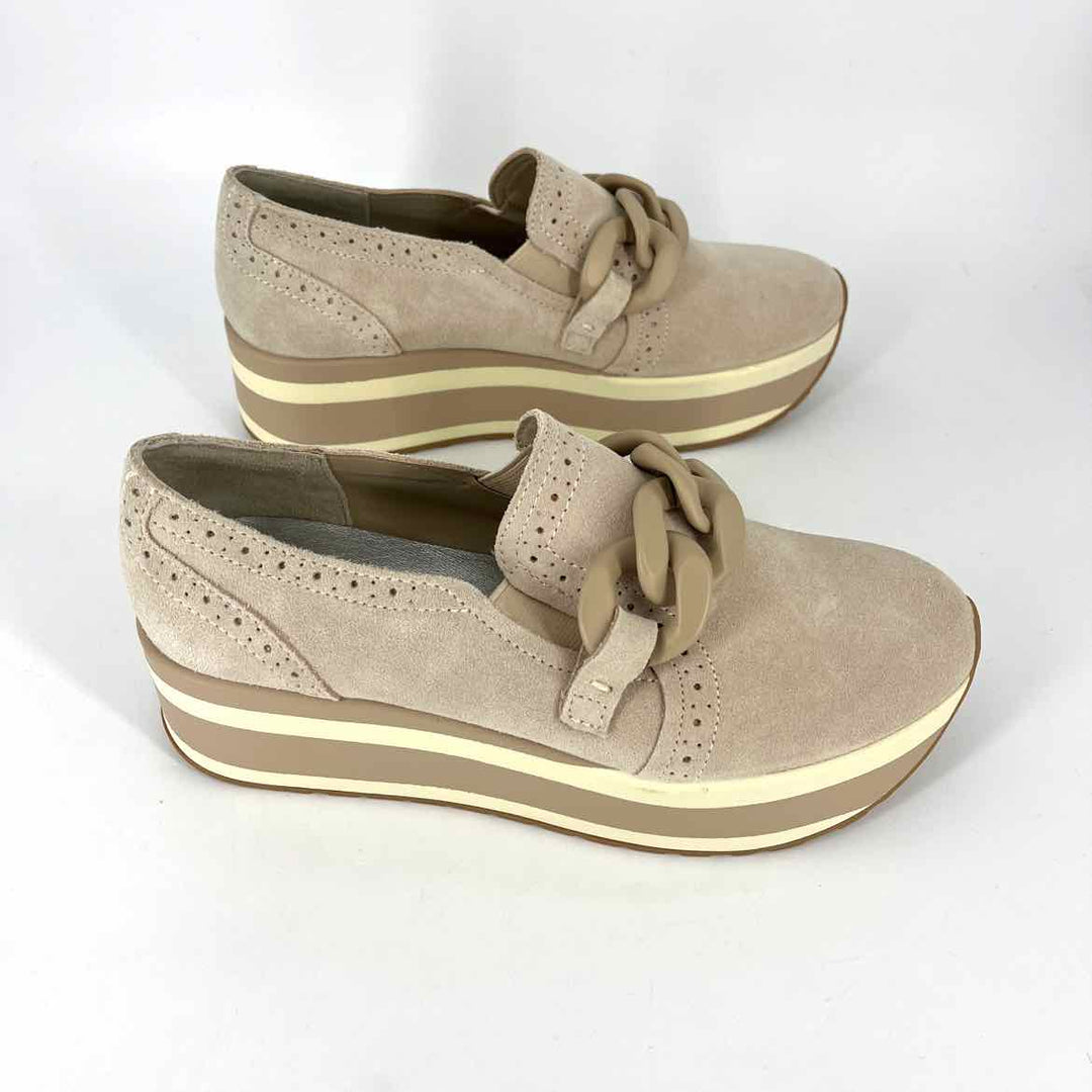 Shoe Size 6 Dolce Vita Tan Flats
