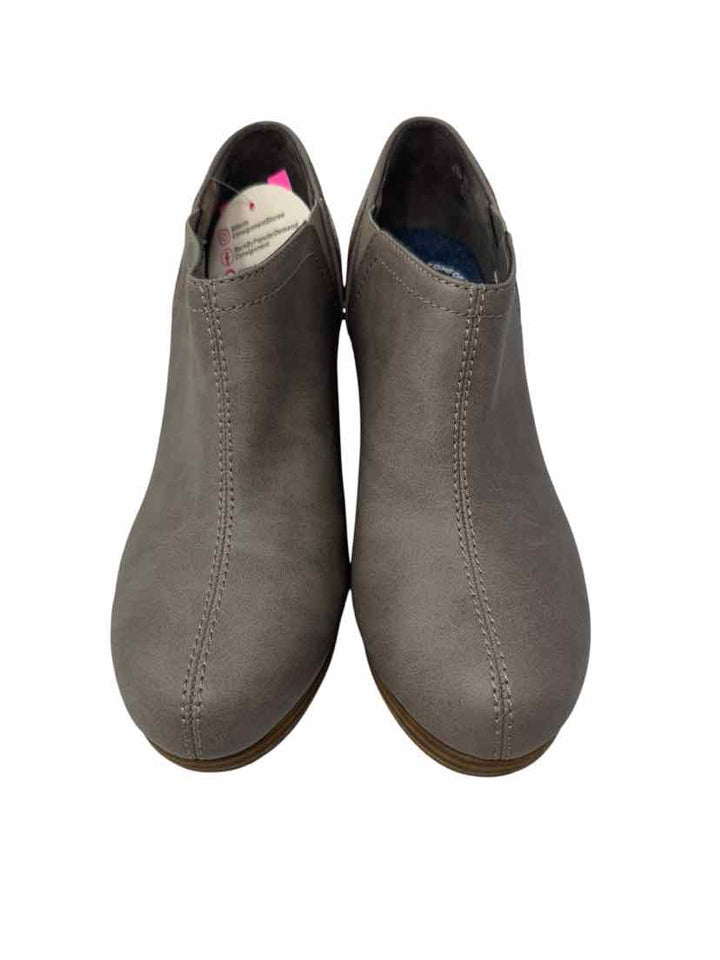 Shoe Size 8.5 dr scholls Gray Boots