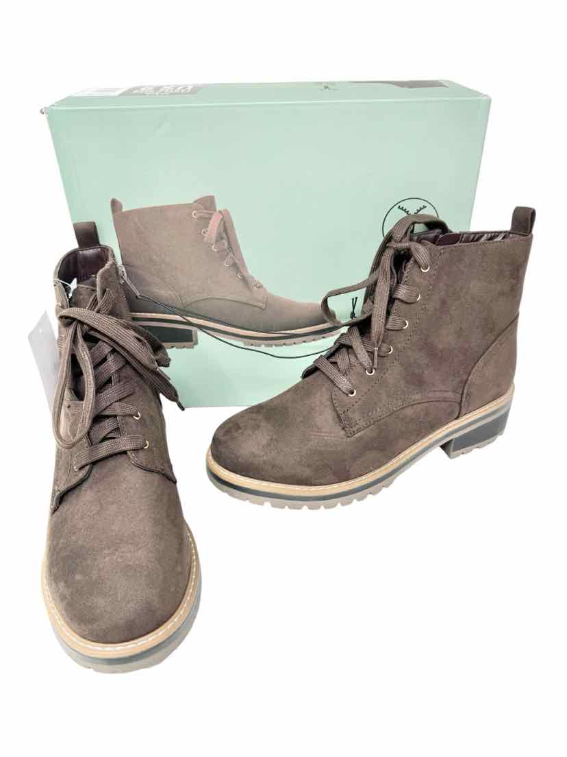 Shoe Size 9 Kensie Brown Suede Boots