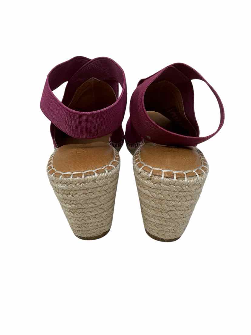Shoe Size 8.5 GENTLE FAWN Fuschia Suede Sandals