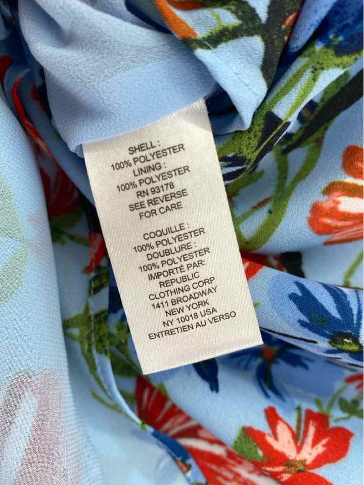 Size M TAHARI Blue Shirt