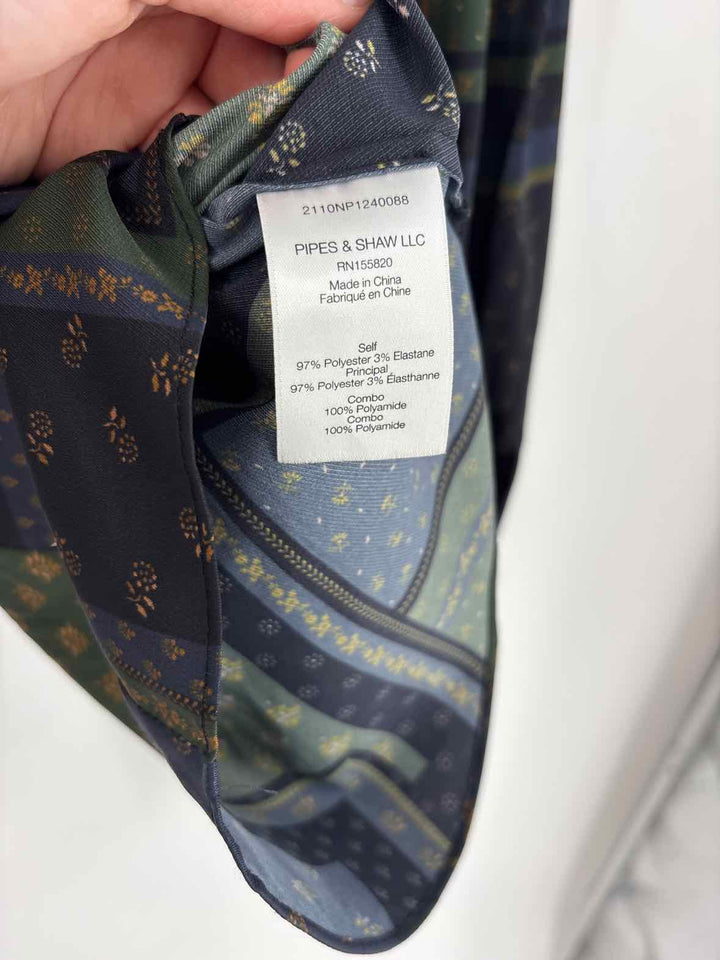 Size 8 VERONICA BEARD Navy Print Shirt