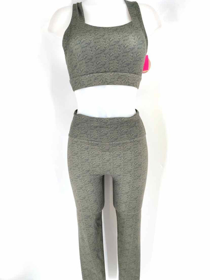 Size M Green Pants Suit