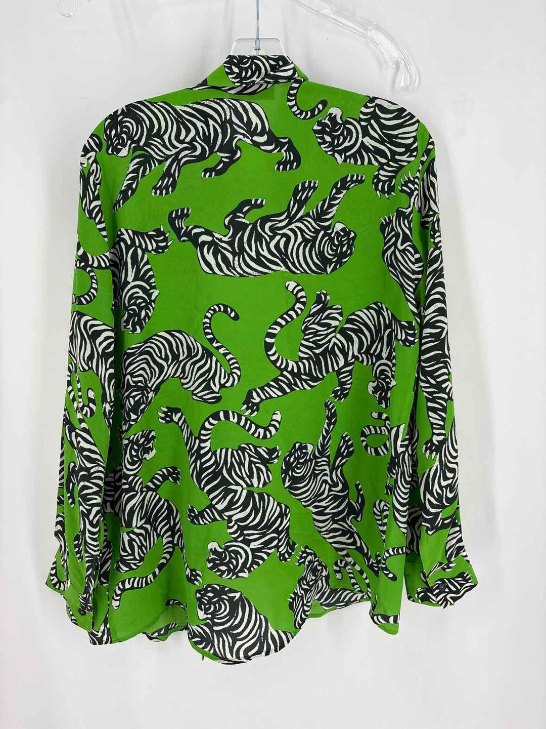 Size M Green Print Shirt