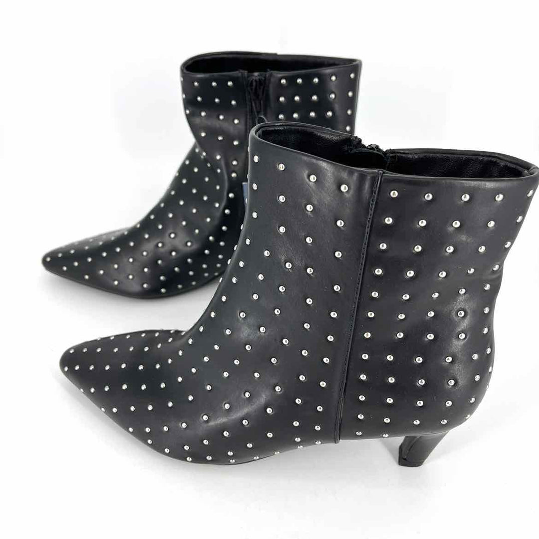 Shoe Size 8 UNIVERSAL THREAD Black Boots